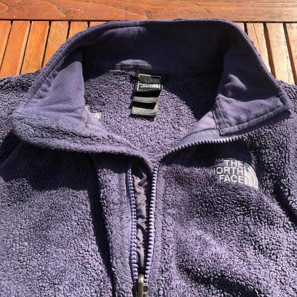 North Face Fuzzy Zip Up Jacket in Plum - Picture 6 of 6